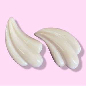 Beautiful Vintage Cream Studs